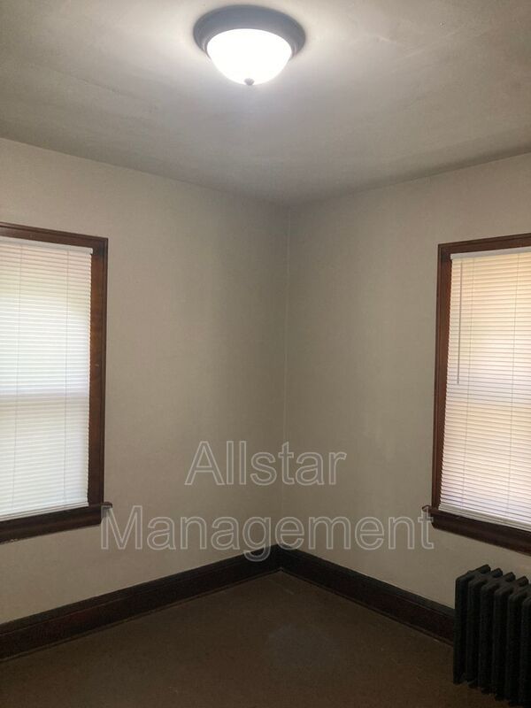 598 Blaine Avenue - Unit 2 Akron, OH 44310 property image