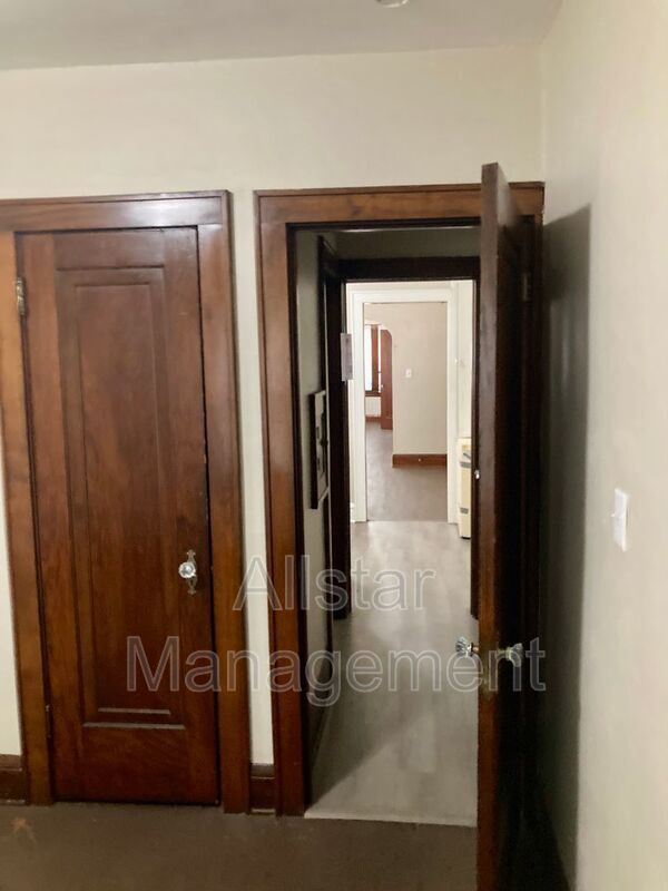598 Blaine Avenue - Unit 2 Akron, OH 44310 property image