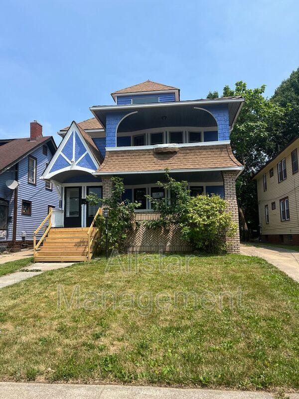 3255 E 139th Street - Up Cleveland, OH 44120 property image
