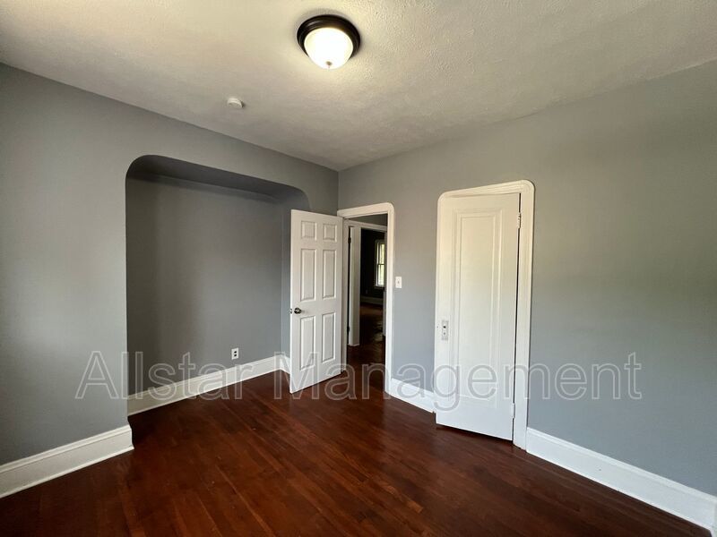 3255 E 139th Street - Up Cleveland, OH 44120 property image