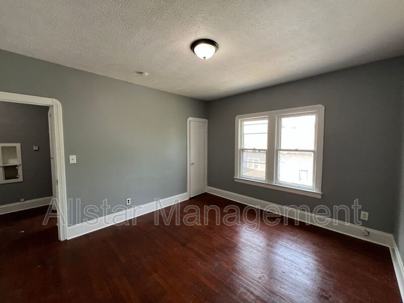 3255 E 139th Street - Up Cleveland, OH 44120 property image