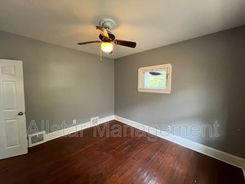 3255 E 139th Street - Up Cleveland, OH 44120 property image