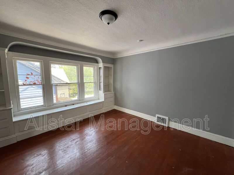 3255 E 139th Street - Up Cleveland, OH 44120 property image