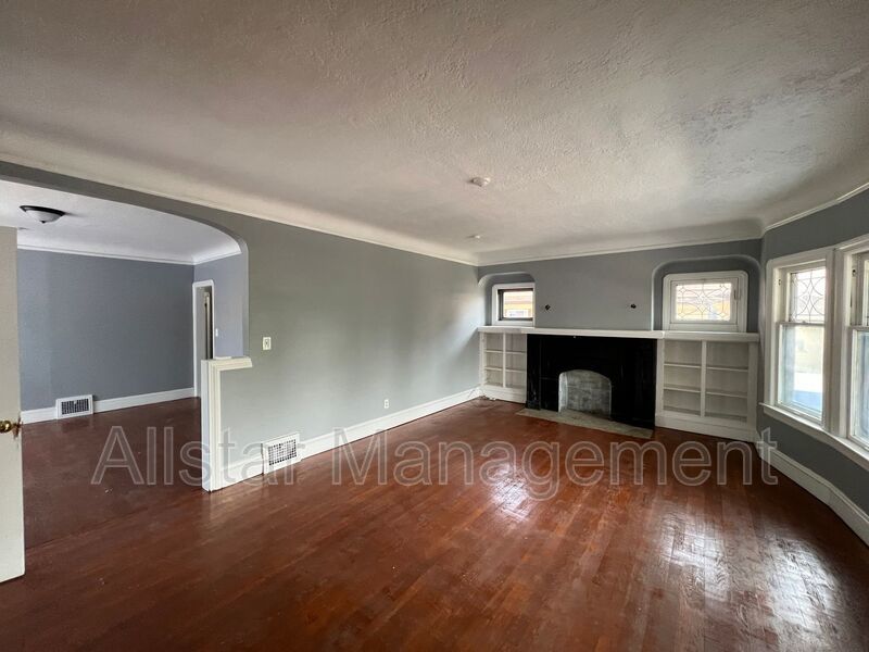 3255 E 139th Street - Up Cleveland, OH 44120 property image