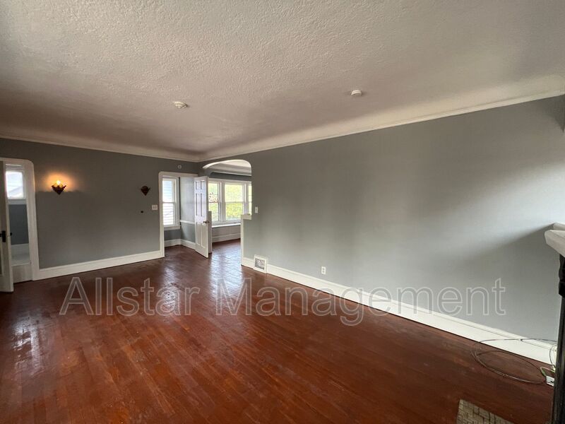 3255 E 139th Street - Up Cleveland, OH 44120 property image