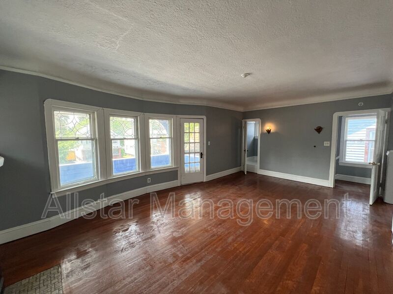 3255 E 139th Street - Up Cleveland, OH 44120 property image