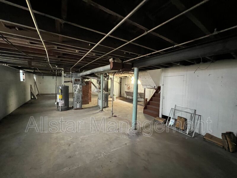 3255 E 139th Street - Up Cleveland, OH 44120 property image