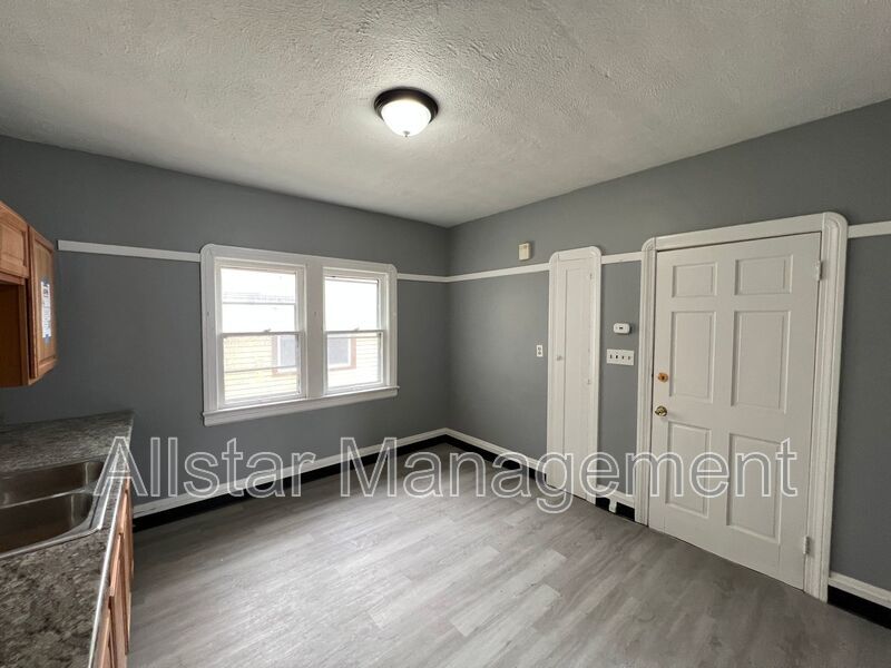 3255 E 139th Street - Up Cleveland, OH 44120 property image
