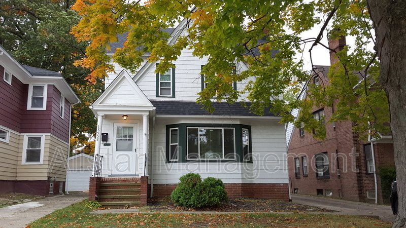 13558 Cedar Rd, University Heights, OH property image