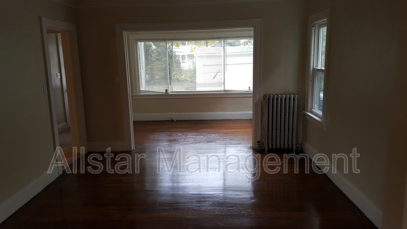 13558 Cedar Rd, University Heights, OH property image