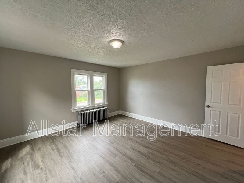 13558 Cedar Rd, University Heights, OH property image