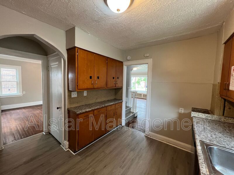 13558 Cedar Rd, University Heights, OH property image