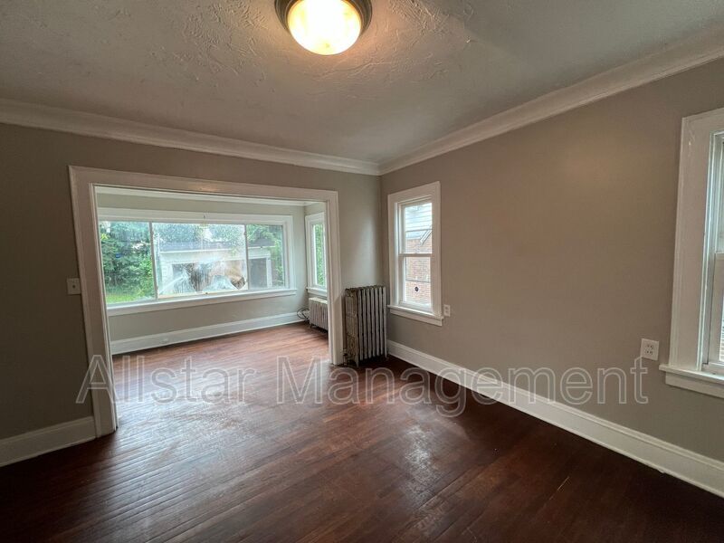 13558 Cedar Rd, University Heights, OH property image