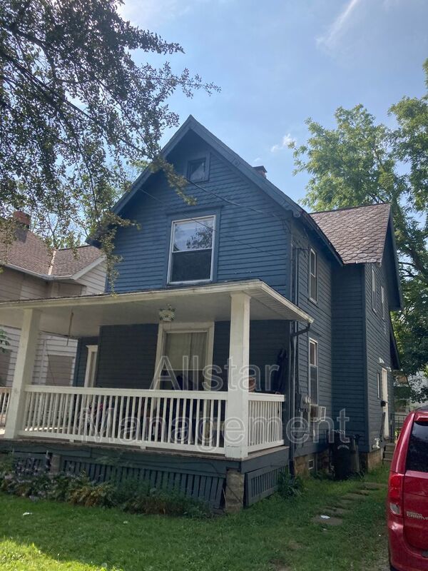 228 Gates Ave property image