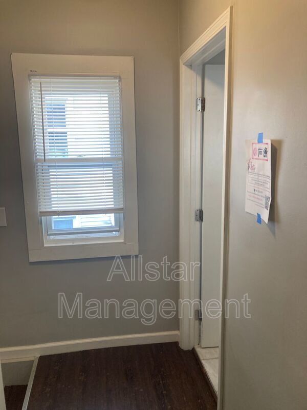 228 Gates Ave property image
