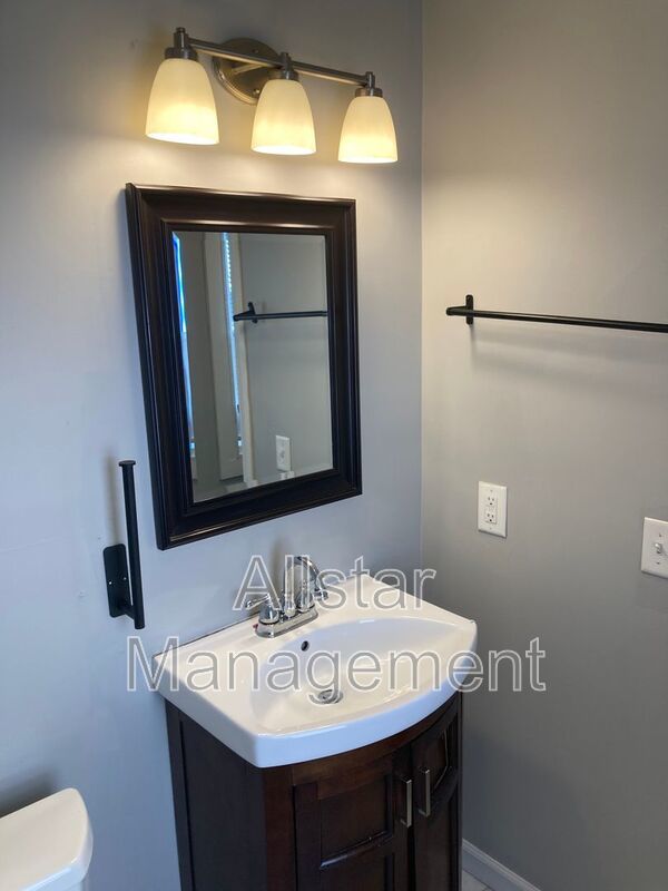 228 Gates Ave property image