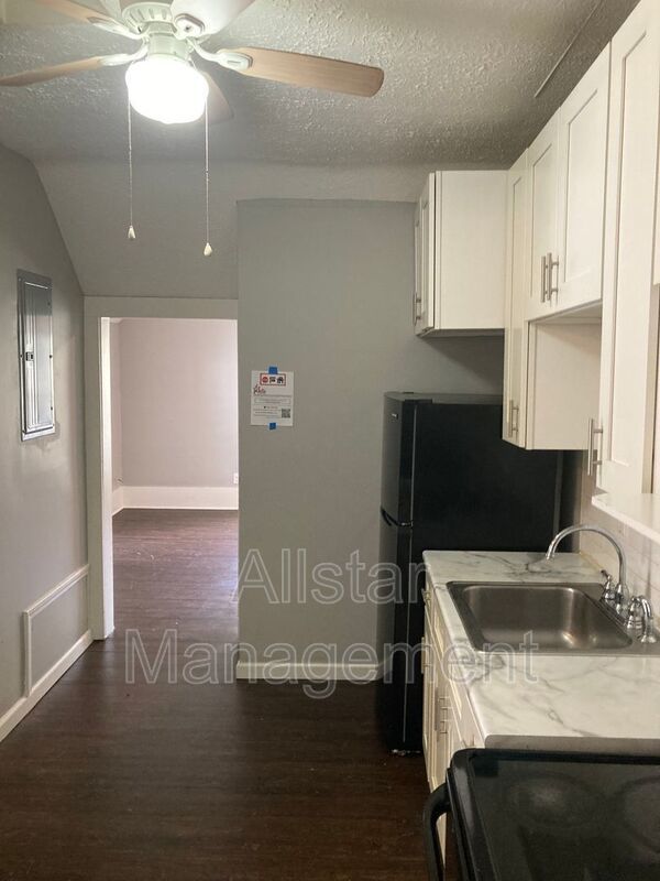 228 Gates Ave property image