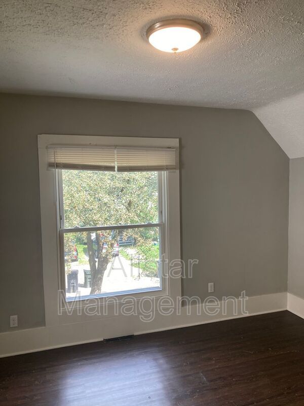 228 Gates Ave property image