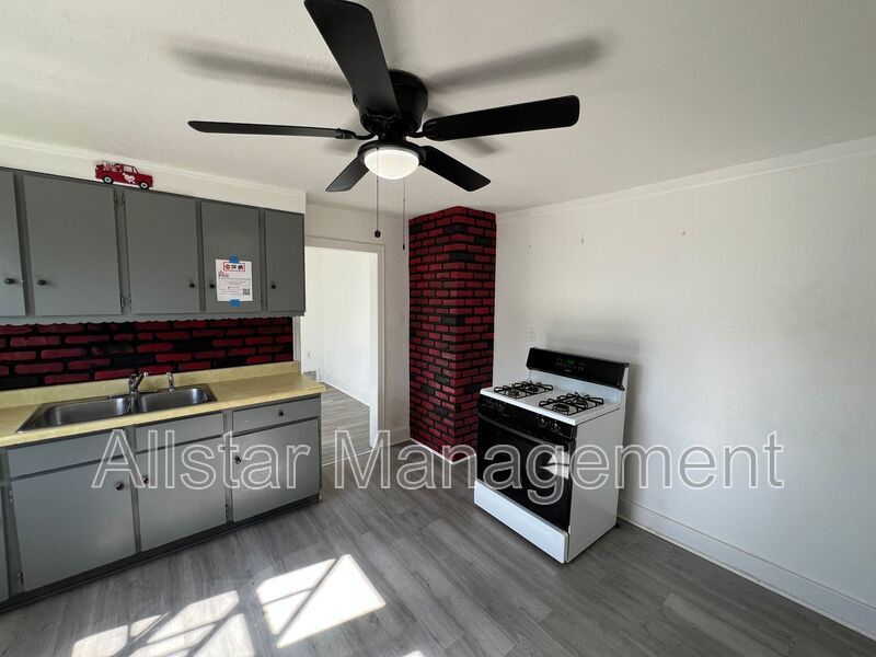 19210 Firwood Road Unit 2 Cleveland, OH 44110 property image