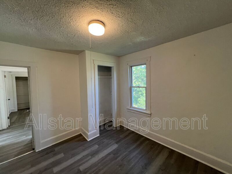 19210 Firwood Road Unit 2 Cleveland, OH 44110 property image