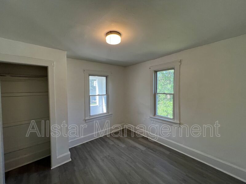 19210 Firwood Road Unit 2 Cleveland, OH 44110 property image