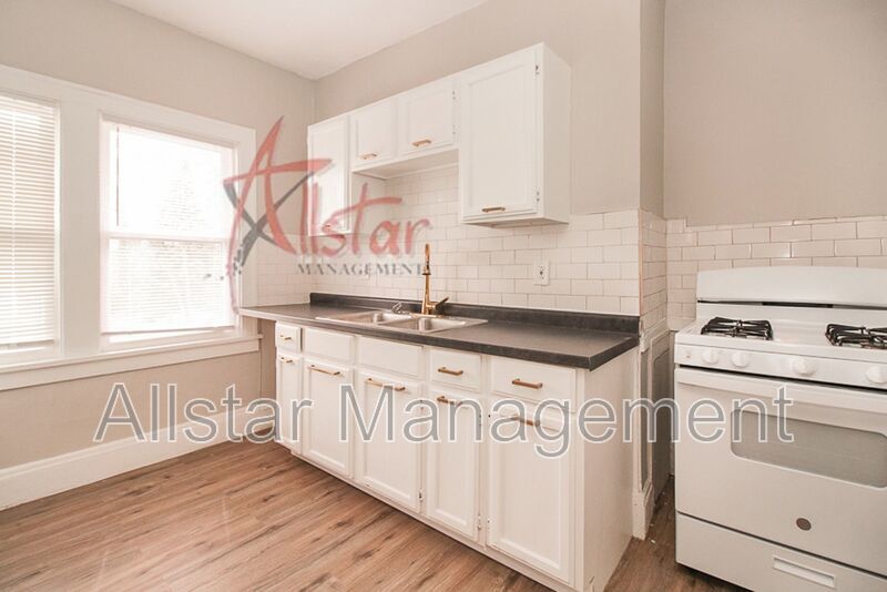 1550 Glenmont Rd. (Up) Unit #2, E. Cleveland property image