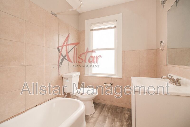 1550 Glenmont Rd. (Up) Unit #2, E. Cleveland property image