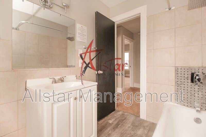 1550 Glenmont Rd. (Up) Unit #2, E. Cleveland property image
