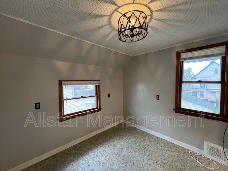 4023 Poe Ave - Up, Cleveland property image
