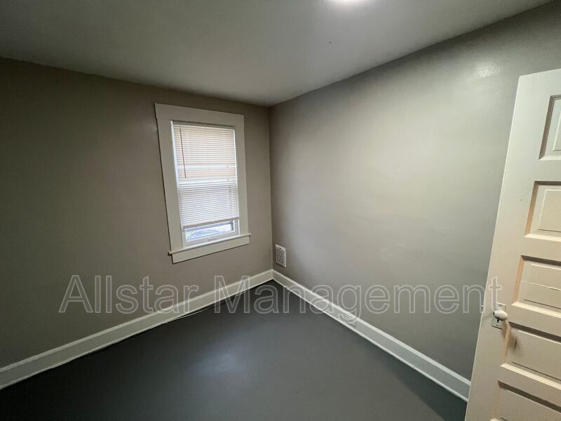 4023 Poe Ave - Up, Cleveland property image