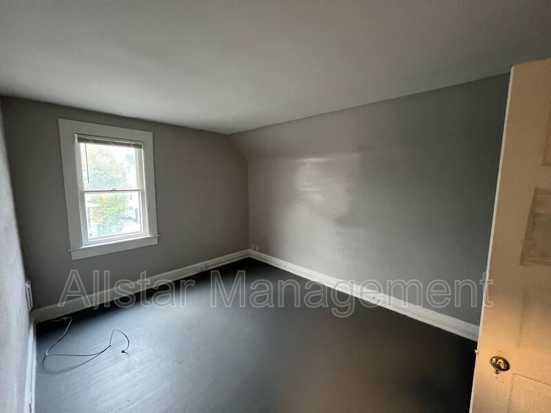 4023 Poe Ave - Up, Cleveland property image