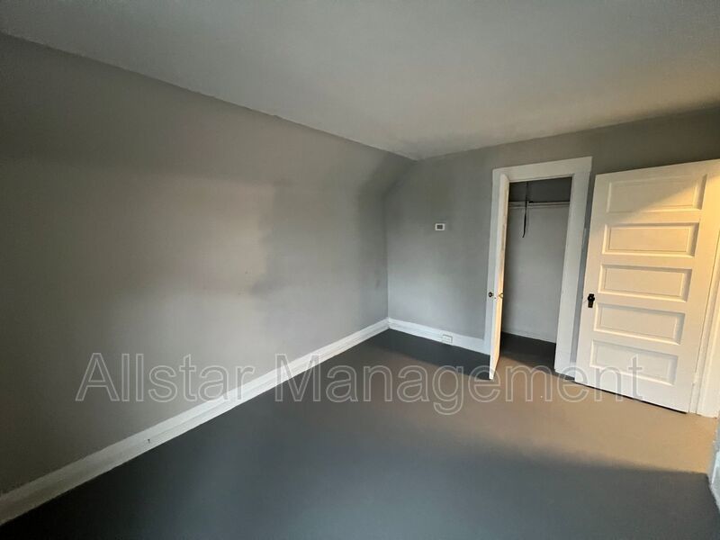 4023 Poe Ave - Up, Cleveland property image