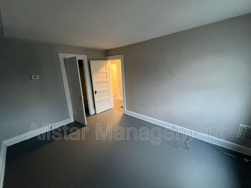 4023 Poe Ave - Up, Cleveland property image
