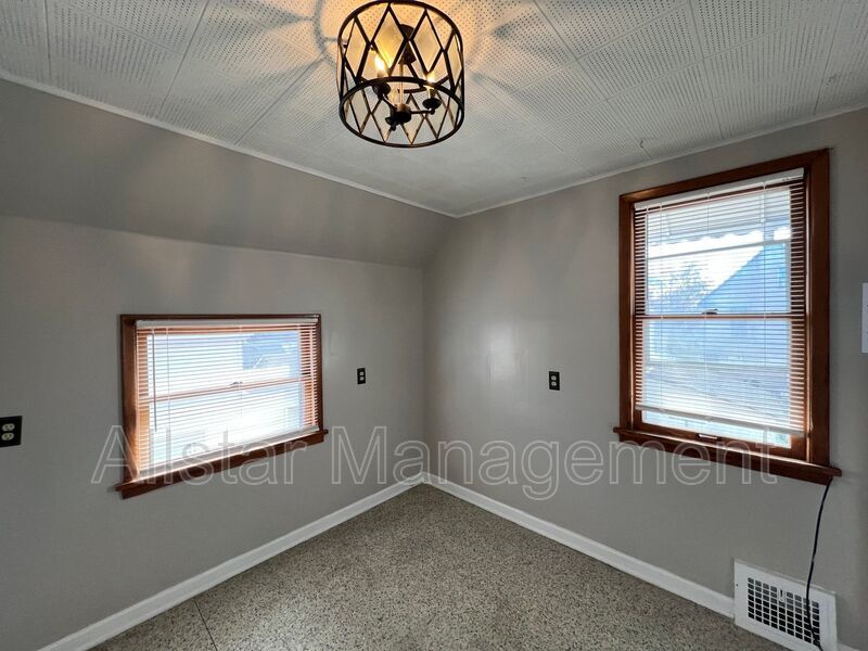 4023 Poe Ave - Up, Cleveland property image