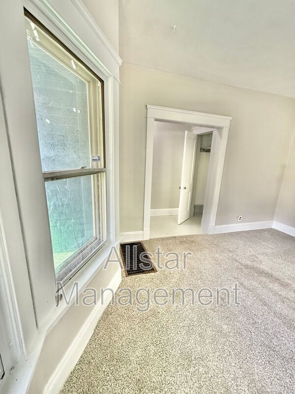9223 Adams Avenue (down) Cleveland, OH 44108 property image