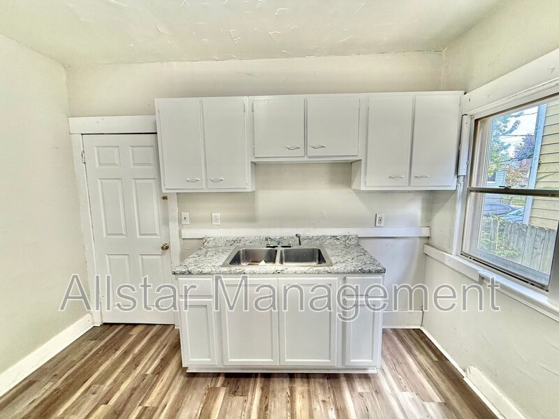 9223 Adams Avenue (down) Cleveland, OH 44108 property image