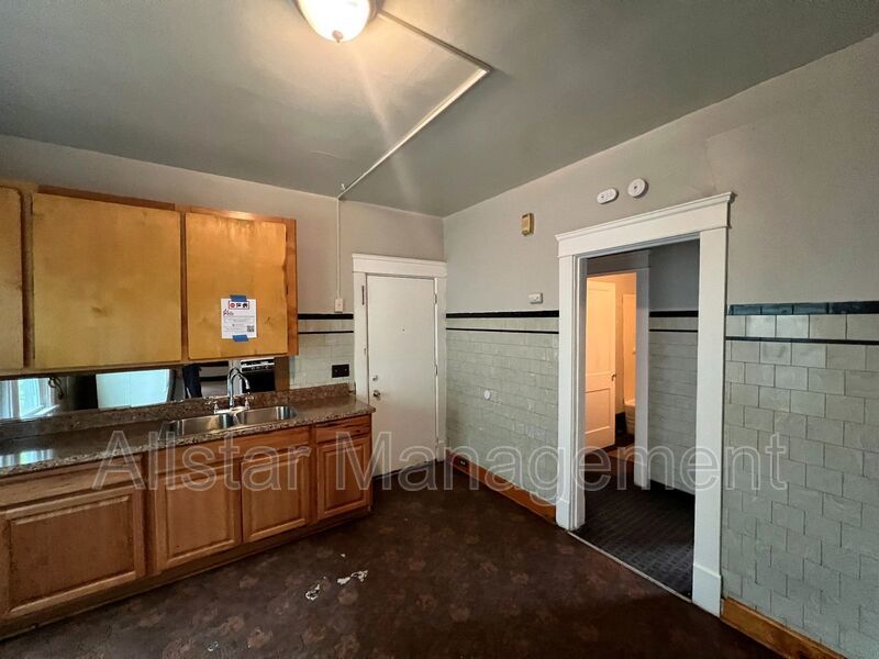 16219 Huntmere Avenue - Unit 1 Cleveland, OH 44110 property image