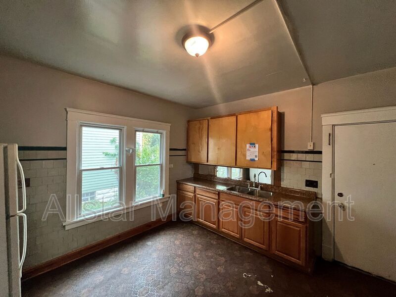 16219 Huntmere Avenue - Unit 1 Cleveland, OH 44110 property image