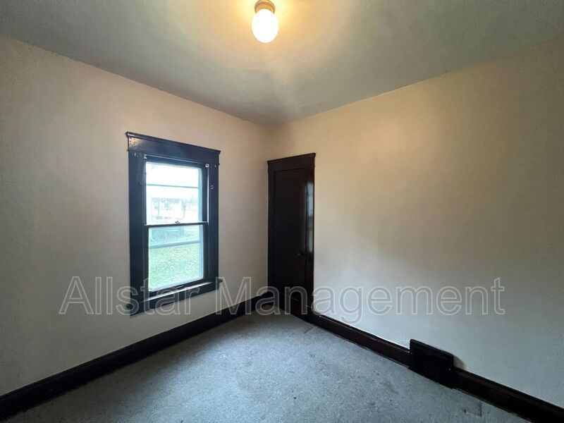 16219 Huntmere Avenue - Unit 1 Cleveland, OH 44110 property image
