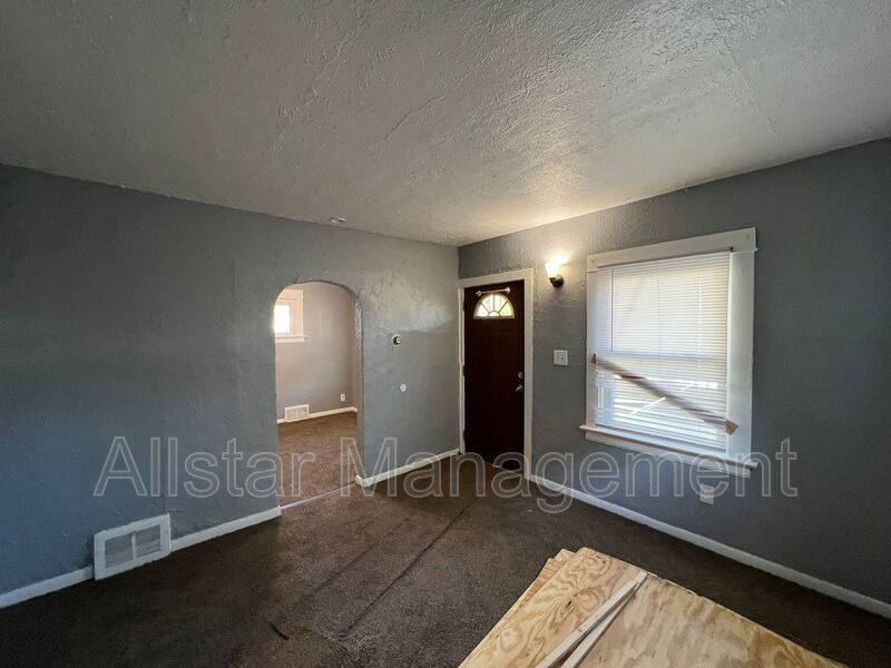 3062 E 130th - Lower Unit Cleveland, OH 44120 property image