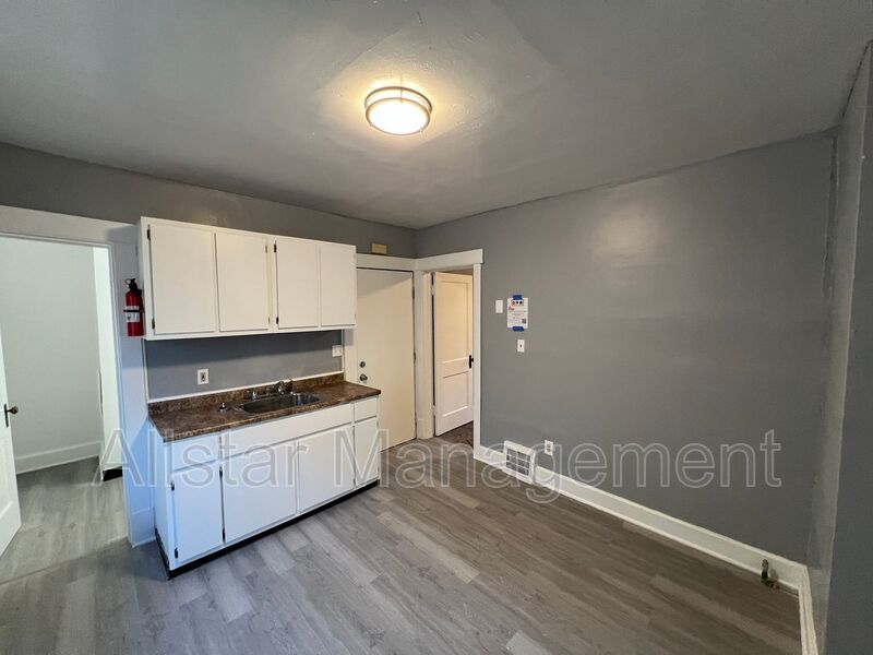 3062 E 130th - Lower Unit Cleveland, OH 44120 property image